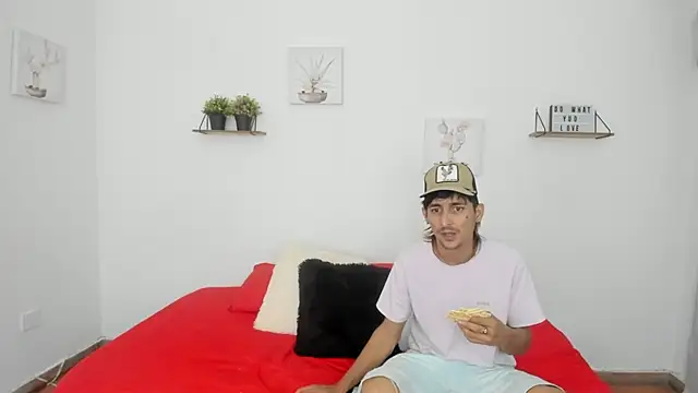 Snapshot of Zamu_1992 chatting on 15, 2, 2025 Zamu 1992 online show from 15, 2, 2025