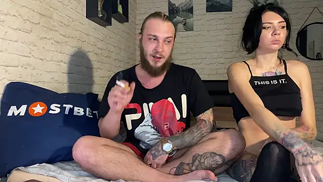 Snapshot of leesmoke chatting on 17, 12, 2024 leesmoke online show from 17, 12, 2024