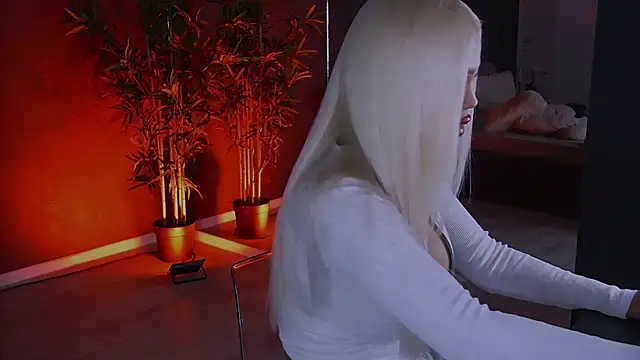 Snapshot of shayblonde chatting on 13, 1, 2025 shayblonde online show from 13, 1, 2025