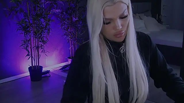 Snapshot of shayblonde chatting on 28, 1, 2025 shayblonde online show from 28, 1, 2025