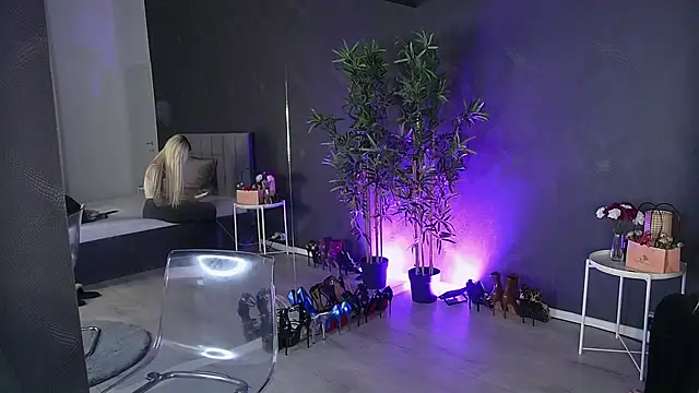 Snapshot of shayblonde chatting on 12, 3, 2025 shayblonde online show from 12, 3, 2025