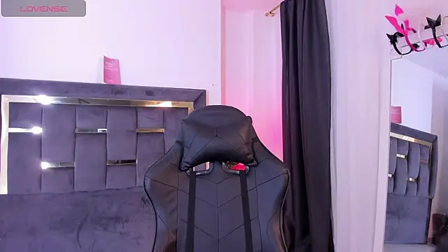 MarilynSmIith online show from 4, 12, 2025