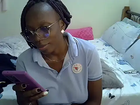 Snapshot of Sweet_Bear chatting on 12, 11, 2025 Sweet Bear online show from 12, 11, 2025