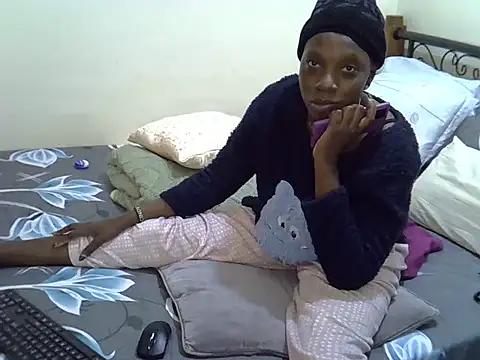 Snapshot of Sweet_Bear chatting on 28, 4, 2026 Sweet Bear online show from 28, 4, 2026