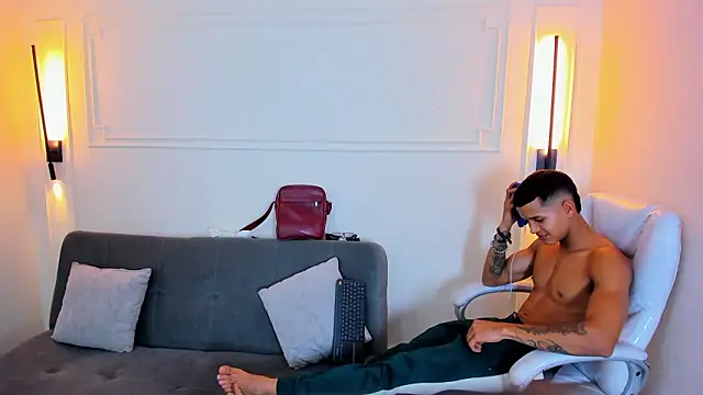 Snapshot of Paradise_boy_s chatting on 15, 1, 2026 Paradise boy s online show from 15, 1, 2026