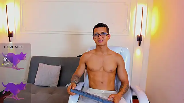 Snapshot of Paradise_boy_s chatting on 25, 2, 2026 Paradise boy s online show from 25, 2, 2026