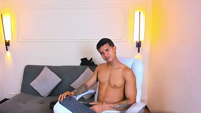 Paradise boy s online show from 13, 4, 2026