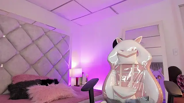 Snapshot of alessiaferry chatting on 7, 1, 2026 alessiaferry online show from 7, 1, 2026