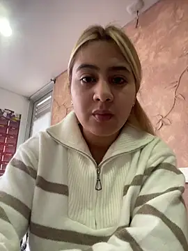 Snapshot of Miabonnett_ chatting on 23, 10, 2025 Miabonnett online show from 23, 10, 2025