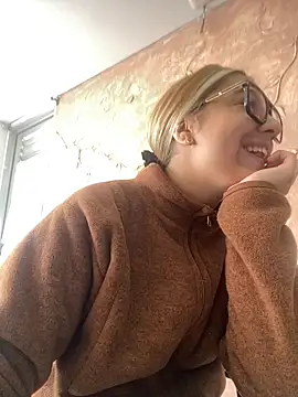 Snapshot of Miabonnett_ chatting on 3, 11, 2025 Miabonnett online show from 3, 11, 2025