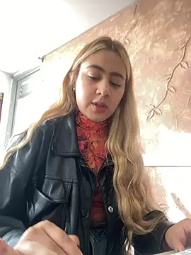 Snapshot of Miabonnett_ chatting on 7, 11, 2025 Miabonnett online show from 7, 11, 2025