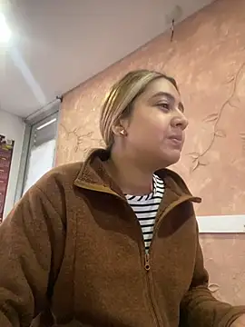 Snapshot of Miabonnett_ chatting on 24, 11, 2025 Miabonnett online show from 24, 11, 2025