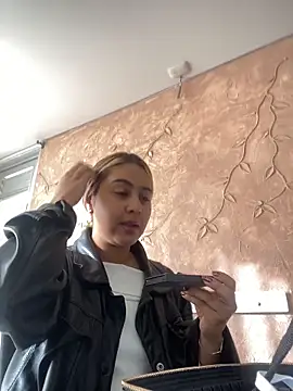 Snapshot of Miabonnett_ chatting on 26, 11, 2025 Miabonnett online show from 26, 11, 2025