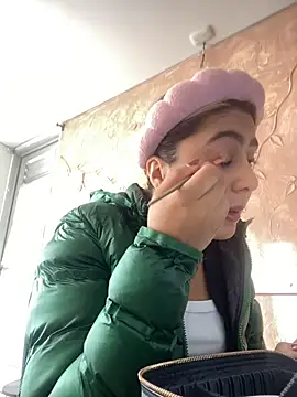 Snapshot of Miabonnett_ chatting on 27, 11, 2025 Miabonnett online show from 27, 11, 2025