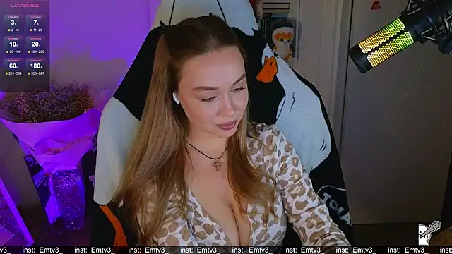 Emili1- online show from 15, 12, 2025