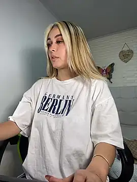 Snapshot of emma_oxford chatting on 3, 2, 2025 emma oxford online show from 3, 2, 2025