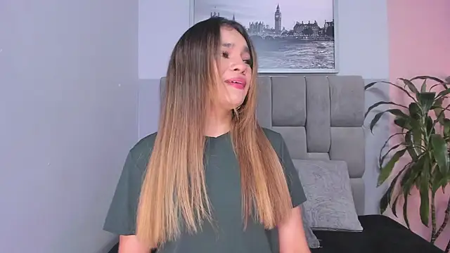 selene tylor  online show from 18, 9, 2025