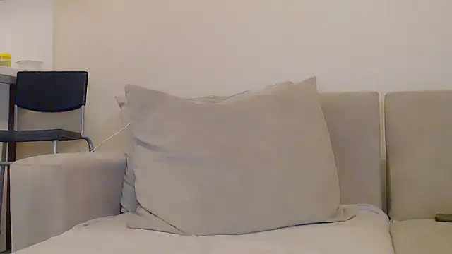 Snapshot of __QUEEN___ chatting on 4, 1, 2025 QUEEN online show from 4, 1, 2025