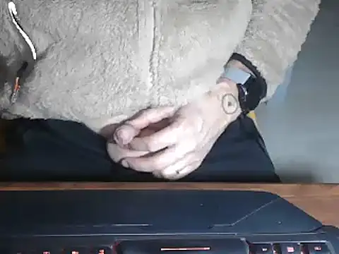 Snapshot of Adri_gard chatting on 8, 2, 2025 Adri gard online show from 8, 2, 2025