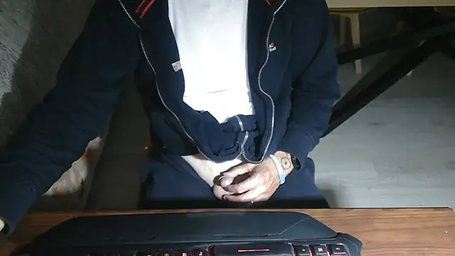 Snapshot of Adri_gard chatting on 12, 10, 2025 Adri gard online show from 12, 10, 2025