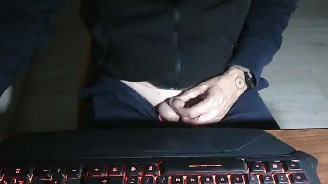 Snapshot of Adri_gard chatting on 19, 11, 2025 Adri gard online show from 19, 11, 2025