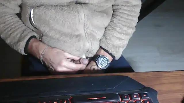 Snapshot of Adri_gard chatting on 29, 11, 2025 Adri gard online show from 29, 11, 2025