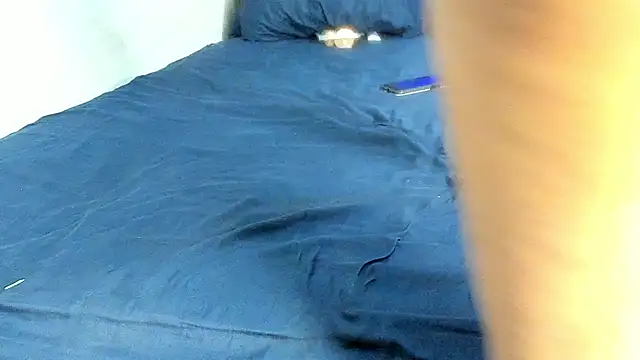 Ariana Salazar online show from 10, 2, 2025