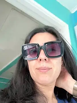 Reinacatchile online show from 6, 3, 2026