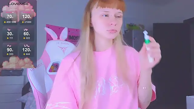 Snapshot of Milia_Parker chatting on 6, 11, 2025 Milia Parker online show from 6, 11, 2025