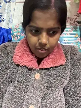Snapshot of Beauty-queen chatting on 5, 1, 2025 Beauty-queen online show from 5, 1, 2025