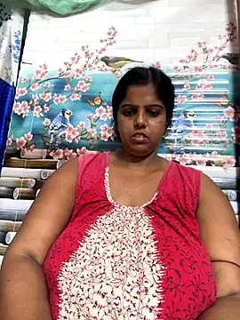 Snapshot of Beauty-queen chatting on 15, 10, 2025 Beauty-queen online show from 15, 10, 2025