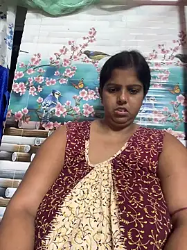 Snapshot of Beauty-queen chatting on 27, 10, 2025 Beauty-queen online show from 27, 10, 2025