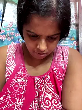 Snapshot of Beauty-queen chatting on 31, 10, 2025 Beauty-queen online show from 31, 10, 2025