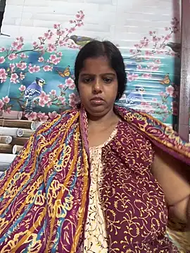 Snapshot of Beauty-queen chatting on 3, 11, 2025 Beauty-queen online show from 3, 11, 2025