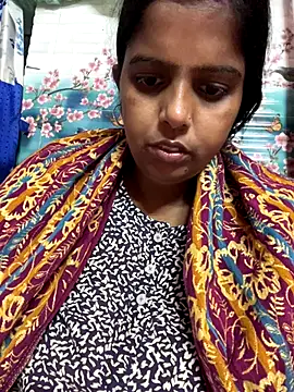 Snapshot of Beauty-queen chatting on 15, 11, 2025 Beauty-queen online show from 15, 11, 2025