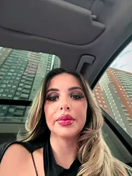 Snapshot of Alirawrz chatting on 15, 11, 2025 Alirawrz online show from 15, 11, 2025