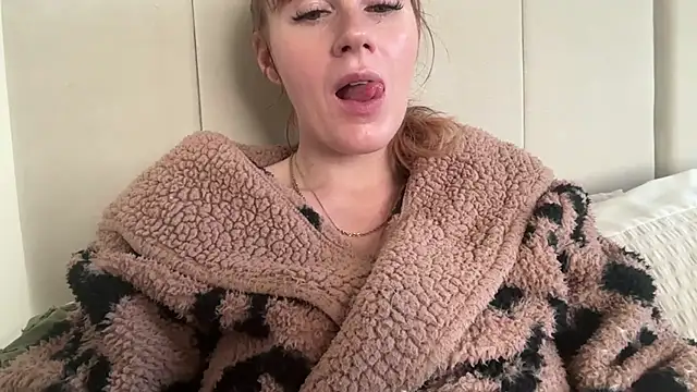 redheadrosie69 online show from 13, 11, 2025