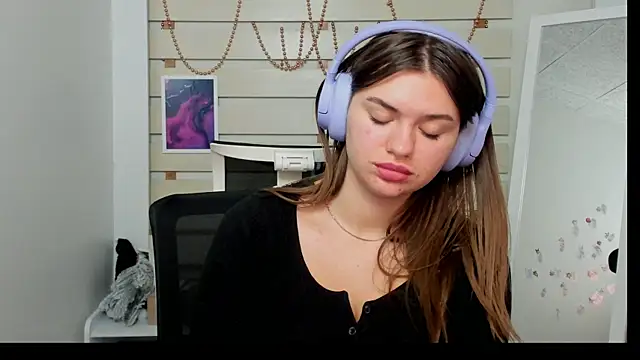 Josephine Kiss online show from 23, 1, 2025