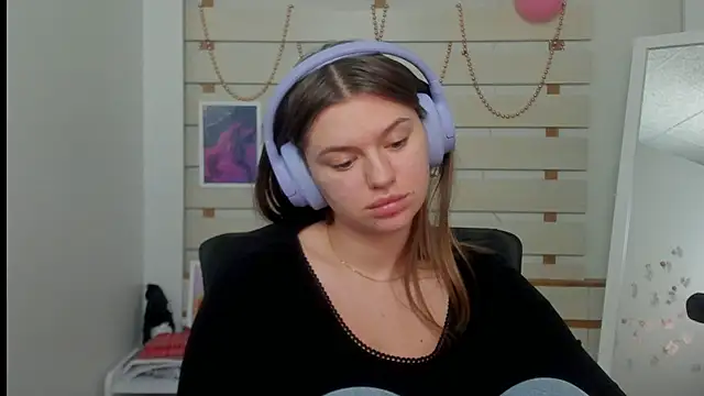 Josephine Kiss online show from 23, 2, 2025