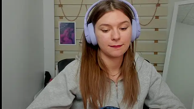 Josephine Kiss online show from 25, 2, 2025