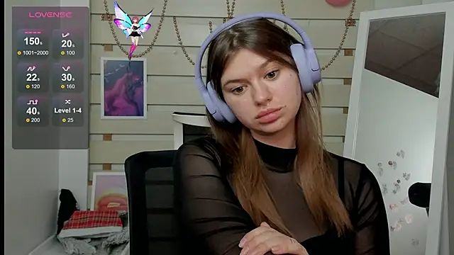 Josephine Kiss online show from 9, 3, 2025