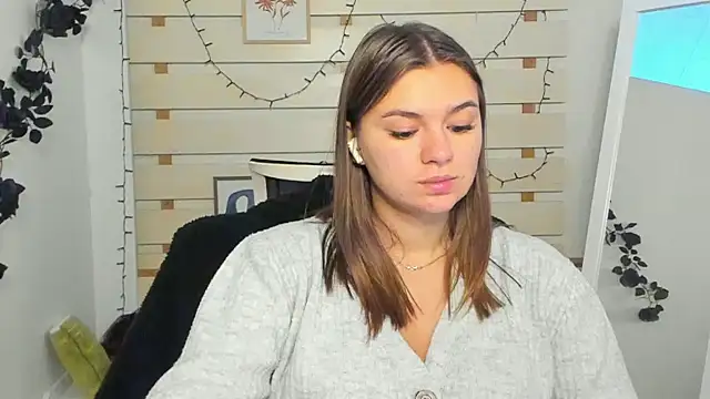 Josephine Kiss online show from 12, 11, 2025