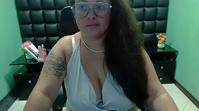 Snapshot of SaraThomso chatting on 23, 3, 2025 SaraThomso online show from 23, 3, 2025