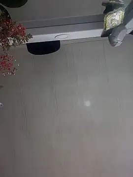 Lorraine Leon online show from 20, 3, 2025