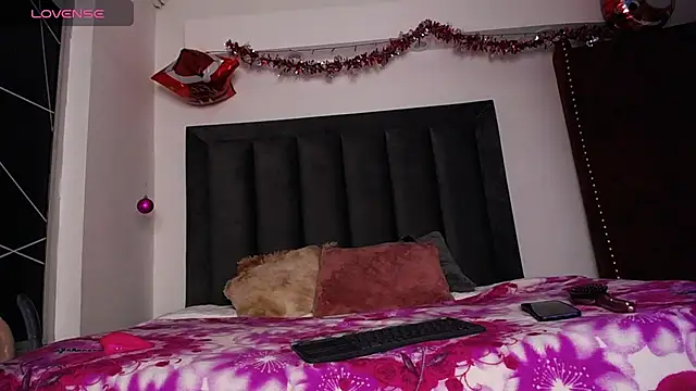 Tifanny Sweett online show from 19, 12, 2024