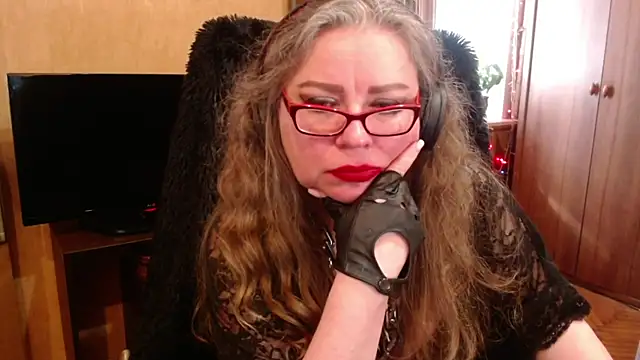 Snapshot of Miss_Tress chatting on 9, 3, 2025 Miss Tress online show from 9, 3, 2025