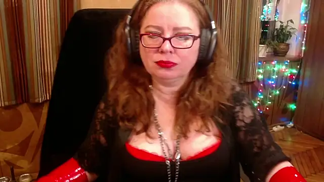 Snapshot of Miss_Tress chatting on 13, 10, 2025 Miss Tress online show from 13, 10, 2025
