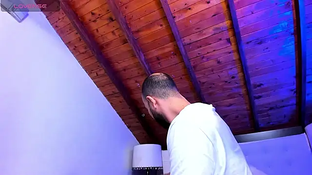 Tom Bailey online show from 1, 2, 2026