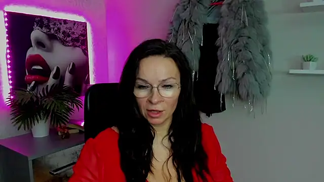 HelenLuxx online show from 14, 2, 2025