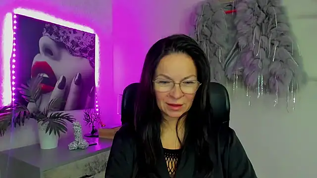 HelenLuxx online show from 29, 11, 2025